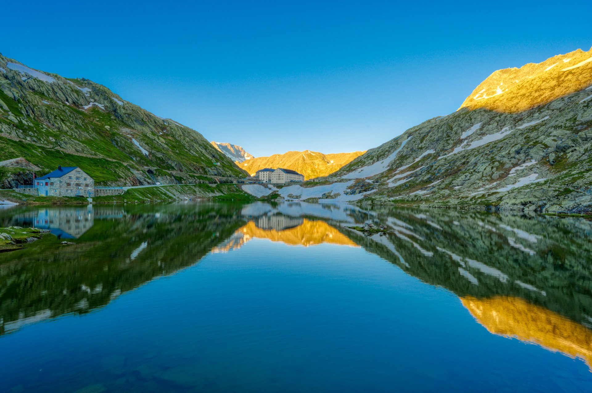 Col du Grand Saint-Bernard de nuit